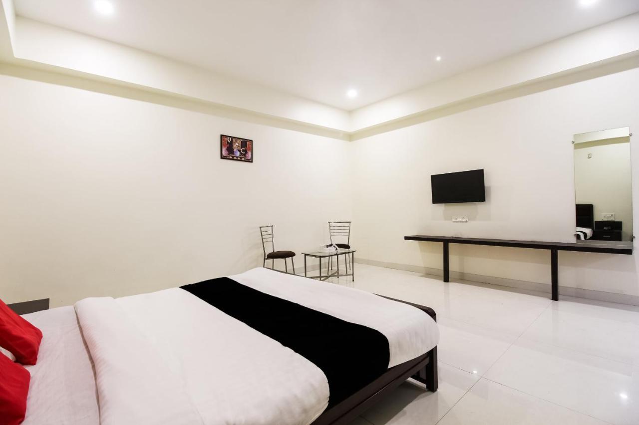 Capital O70964 Hotel D Mercy Наґпур Екстер'єр фото
